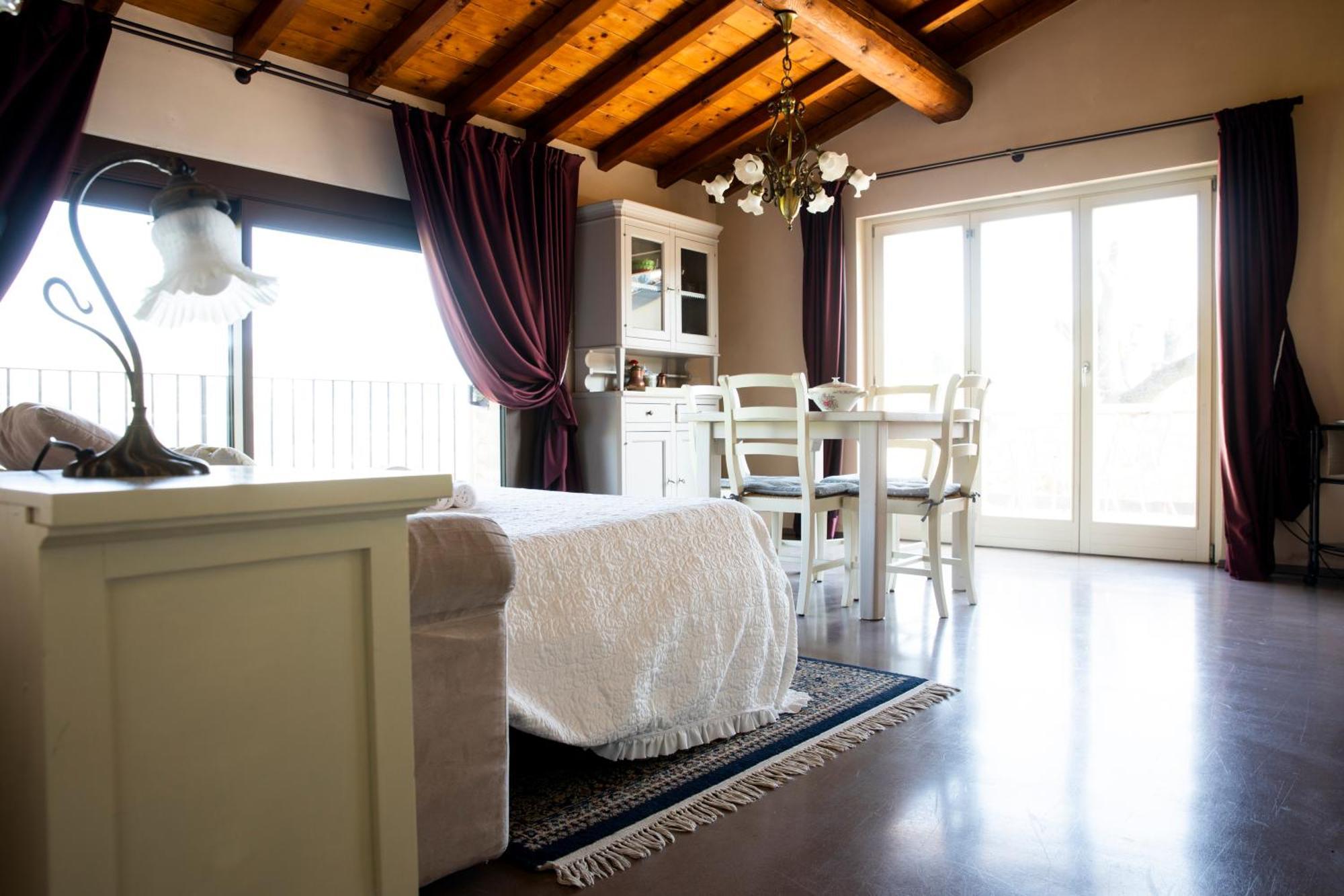 Corte Dei Soavi Suites - Apartments Soave  Exterior photo