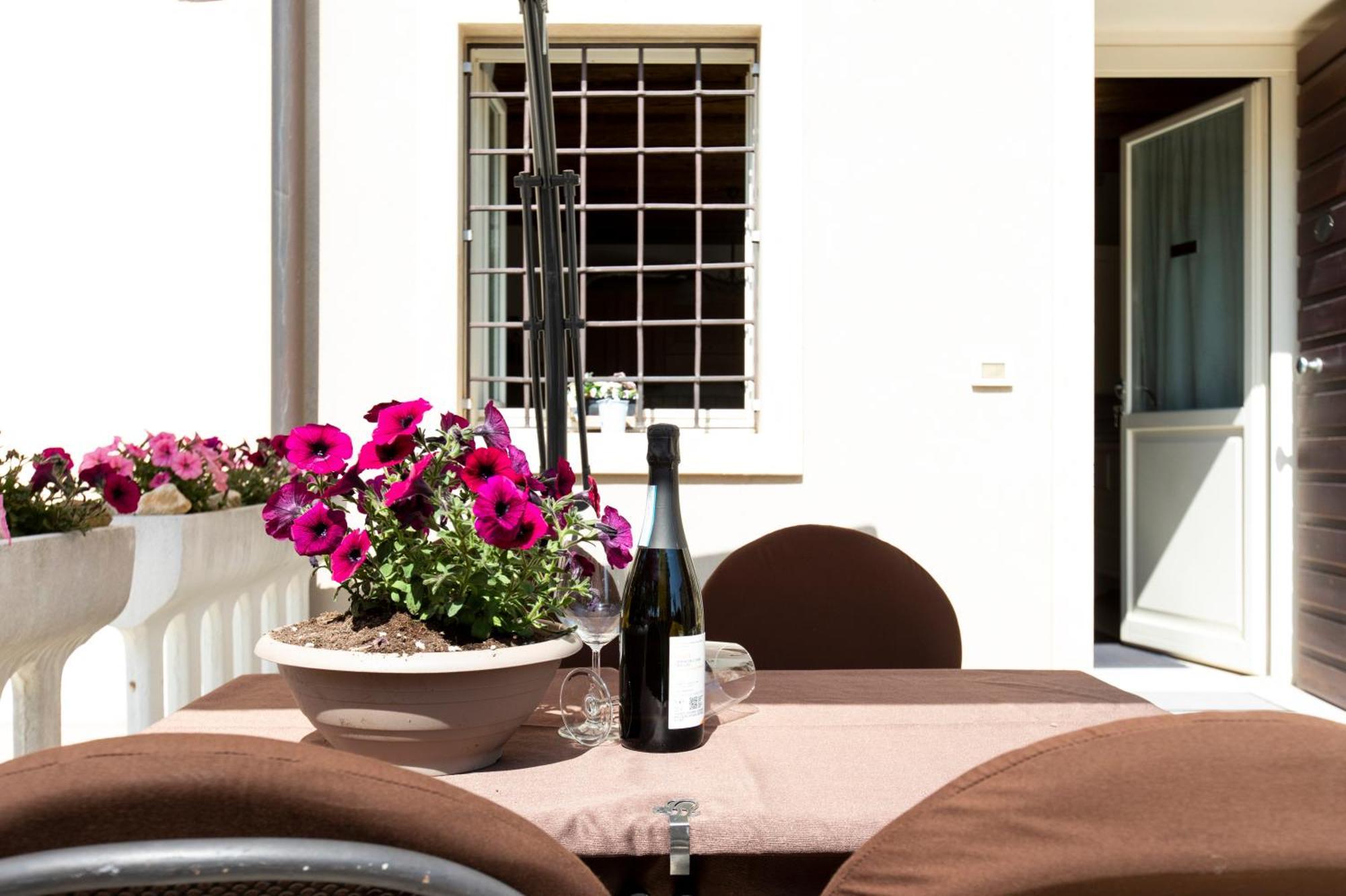Corte Dei Soavi Suites - Apartments Soave  Exterior photo