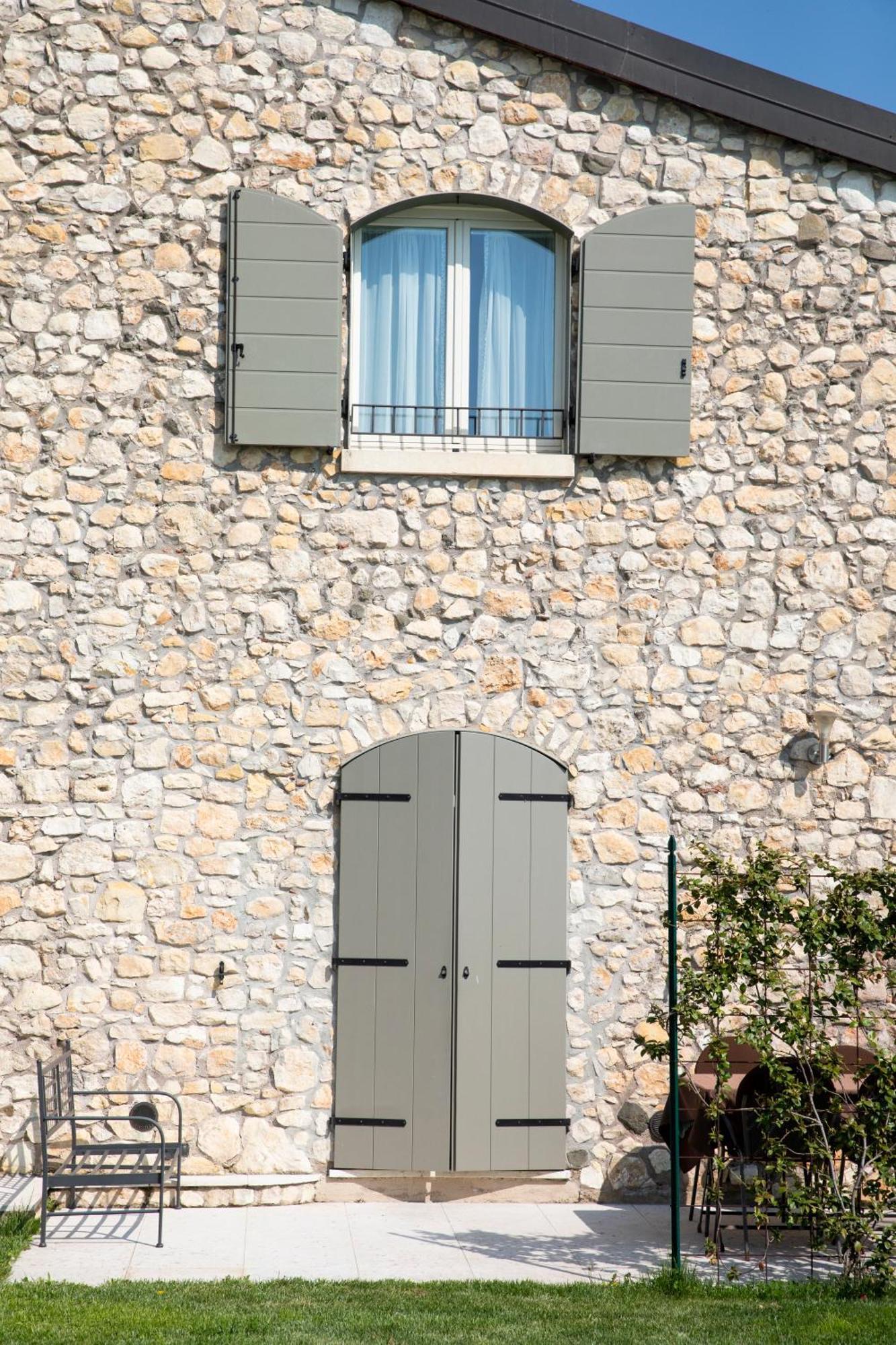 Corte Dei Soavi Suites - Apartments Soave  Exterior photo